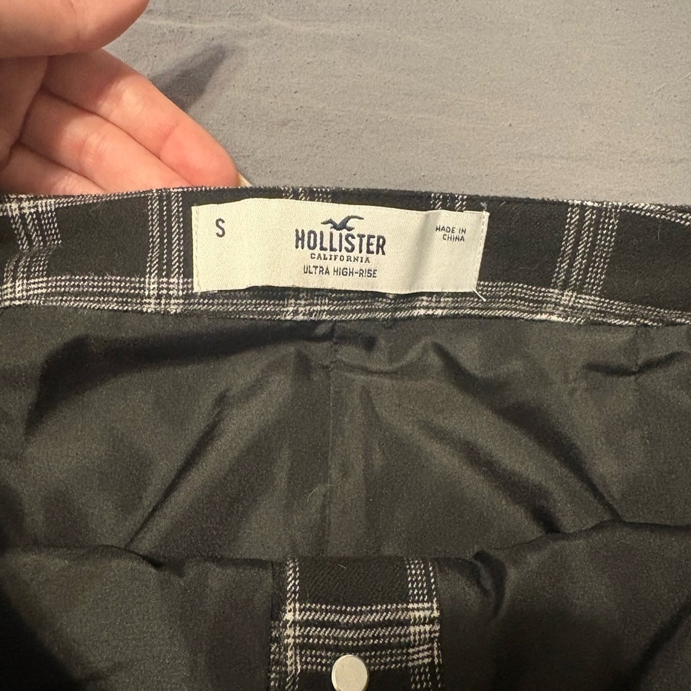 Hollister Black and White Checkered Mini Skirt - Picture 4 of 5